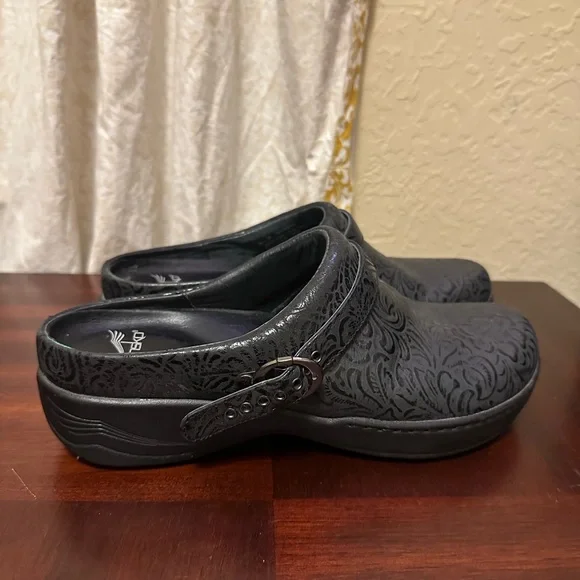 DANSKO XP Women's Black Leather Tooled Clogs Shoes Size EU 39/US 9 - Picture 3 of 6